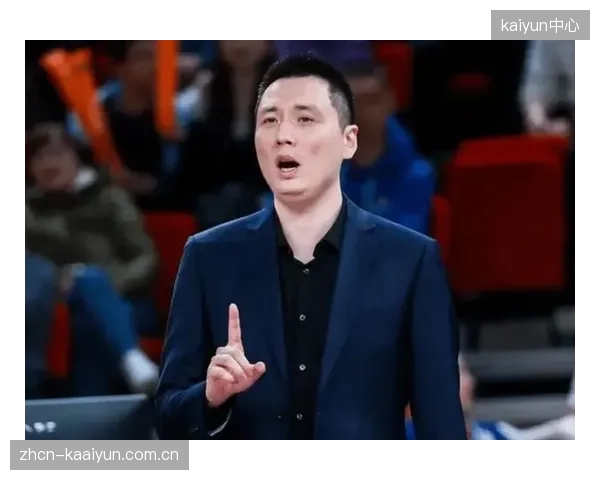 总决赛G2卢伟指导或变阵应对广厦内线冲击策略。